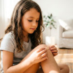 Płyn czy spray? Jak dobrać produkty do higieny jamy ustnej dziecka w domu, przedszkolu i w podróży